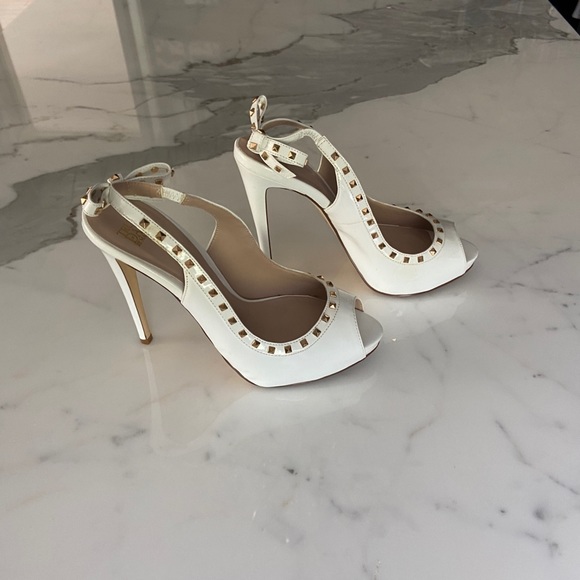 White & Gold Stud Stilettos Madonna Truth or Dare - Picture 2 of 8